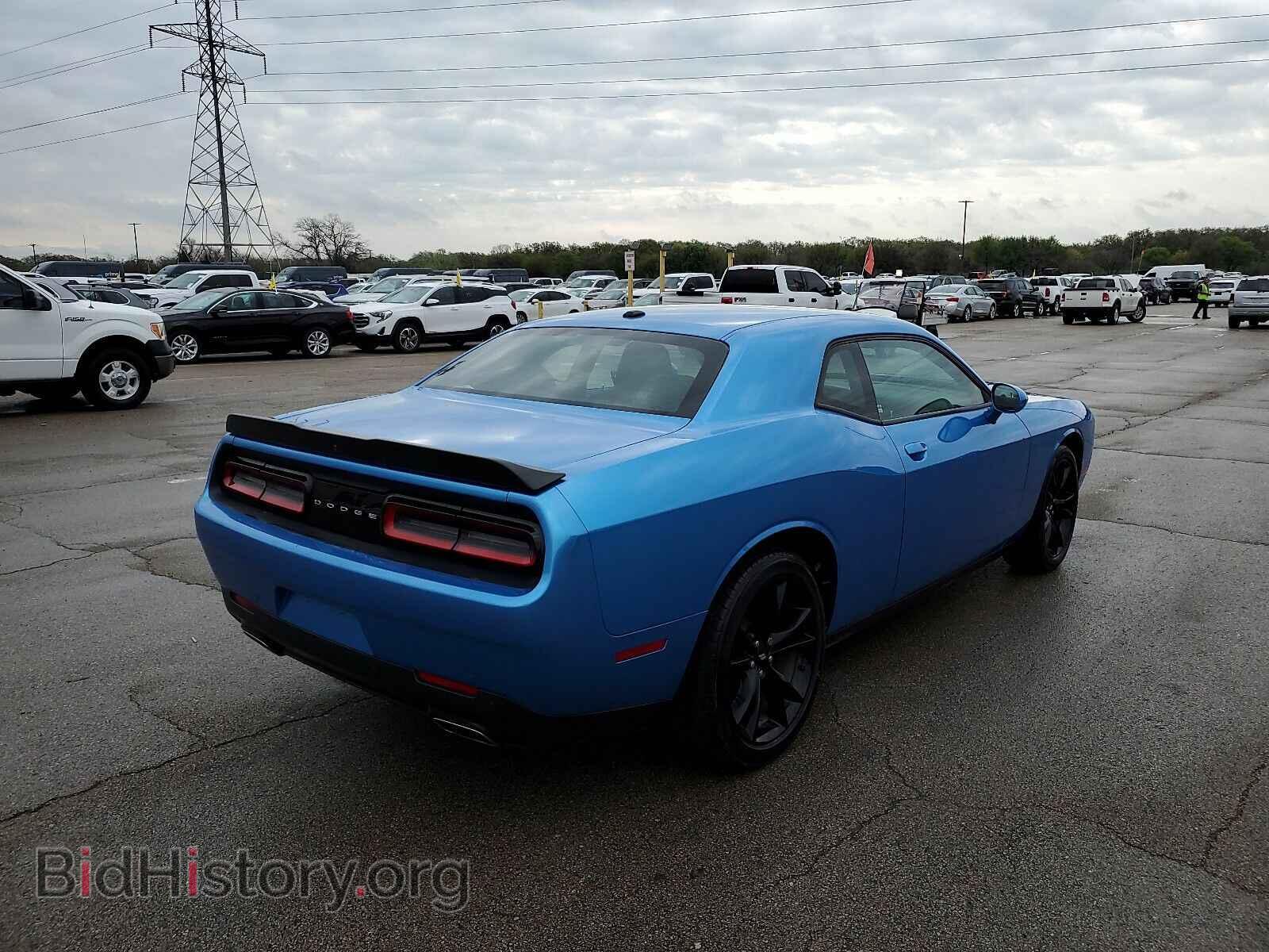 2018 Dodge Challenger - VIN: 2C3CDZAGXJH333440 - Фото 2