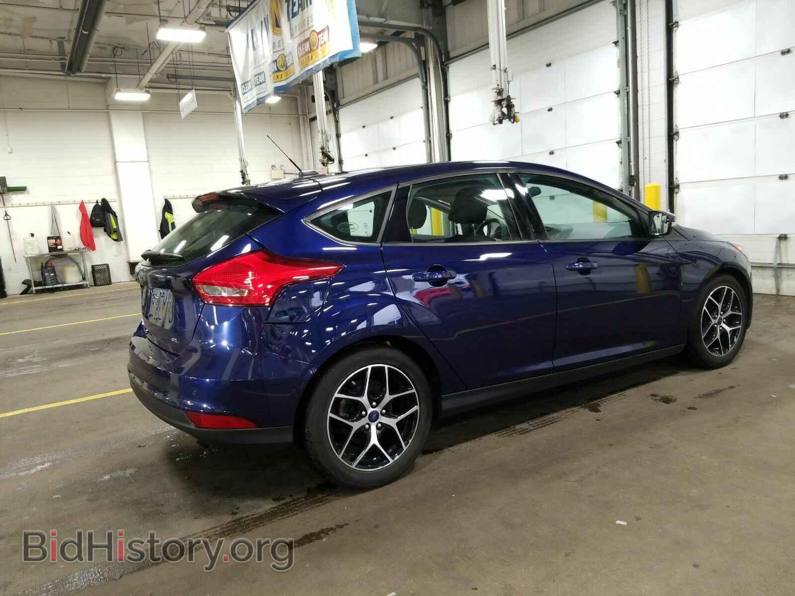2017 Ford Focus - VIN: 1FADP3M23HL202633 - Фото 2