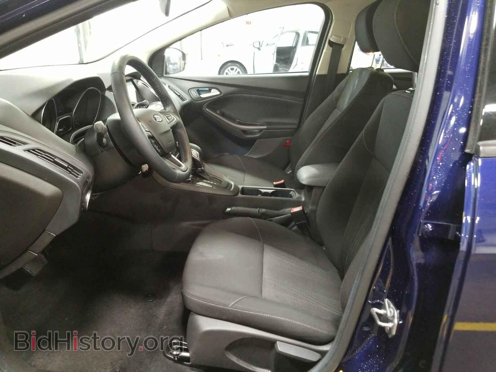 2017 Ford Focus - VIN: 1FADP3M23HL202633 - Фото 3