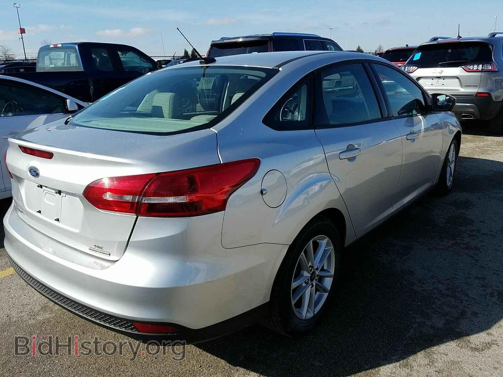 2016 Ford Focus - VIN: 1FADP3F25GL386193 - Фото 2