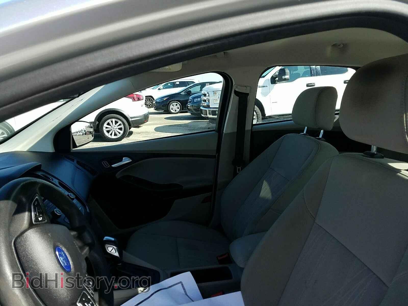 2016 Ford Focus - VIN: 1FADP3F25GL386193 - Фото 3