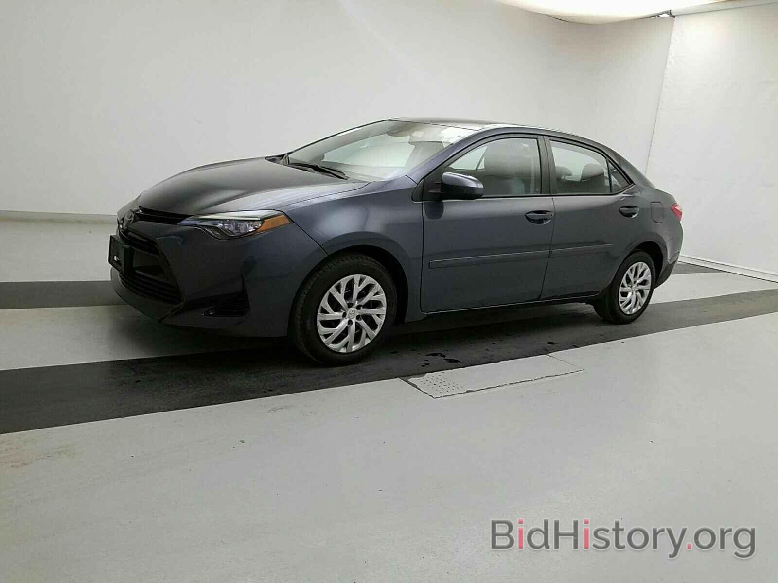 Photo 2T1BURHE7HC807456 - Toyota Corolla 2017