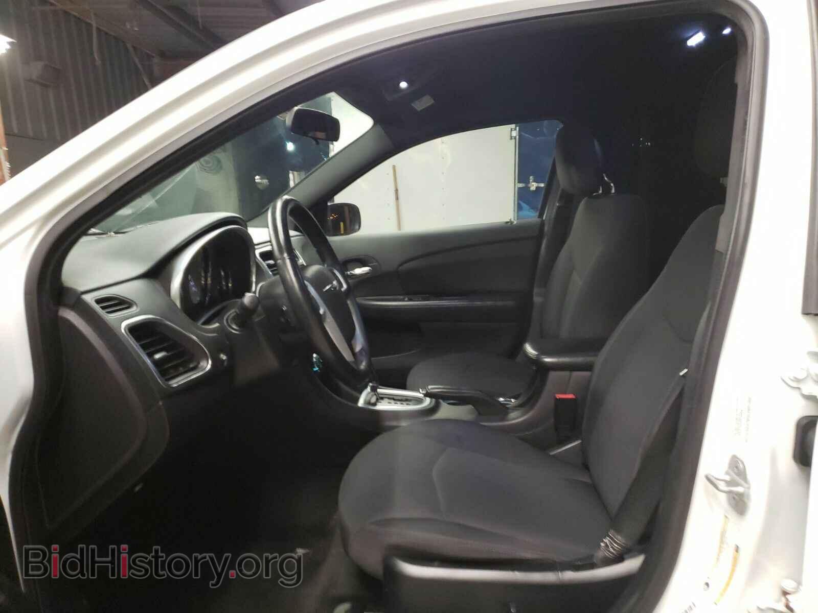 2013 Chrysler 200 - VIN: 1C3CCBBB4DN624363 - Фото 3