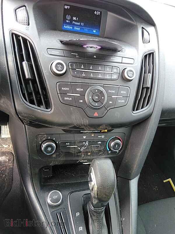 2017 Ford Focus - VIN: 1FADP3F29HL221961 - Фото 4