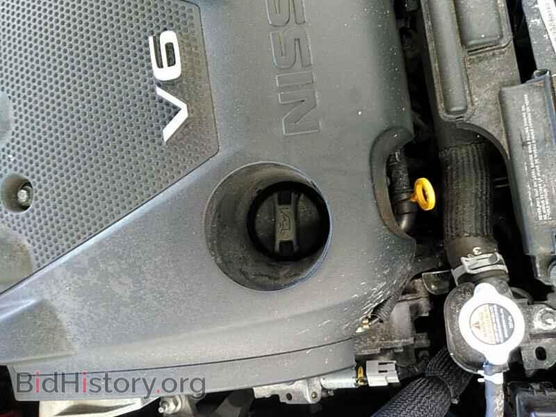 2017 Nissan Maxima - VIN: 1N4AA6AP8HC409072 - Photo 9