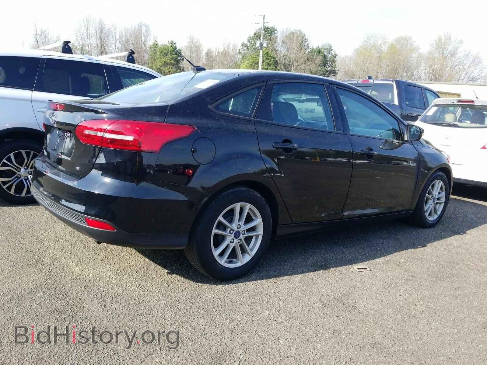 2017 Ford Focus - VIN: 1FADP3F29HL305827 - Фото 2