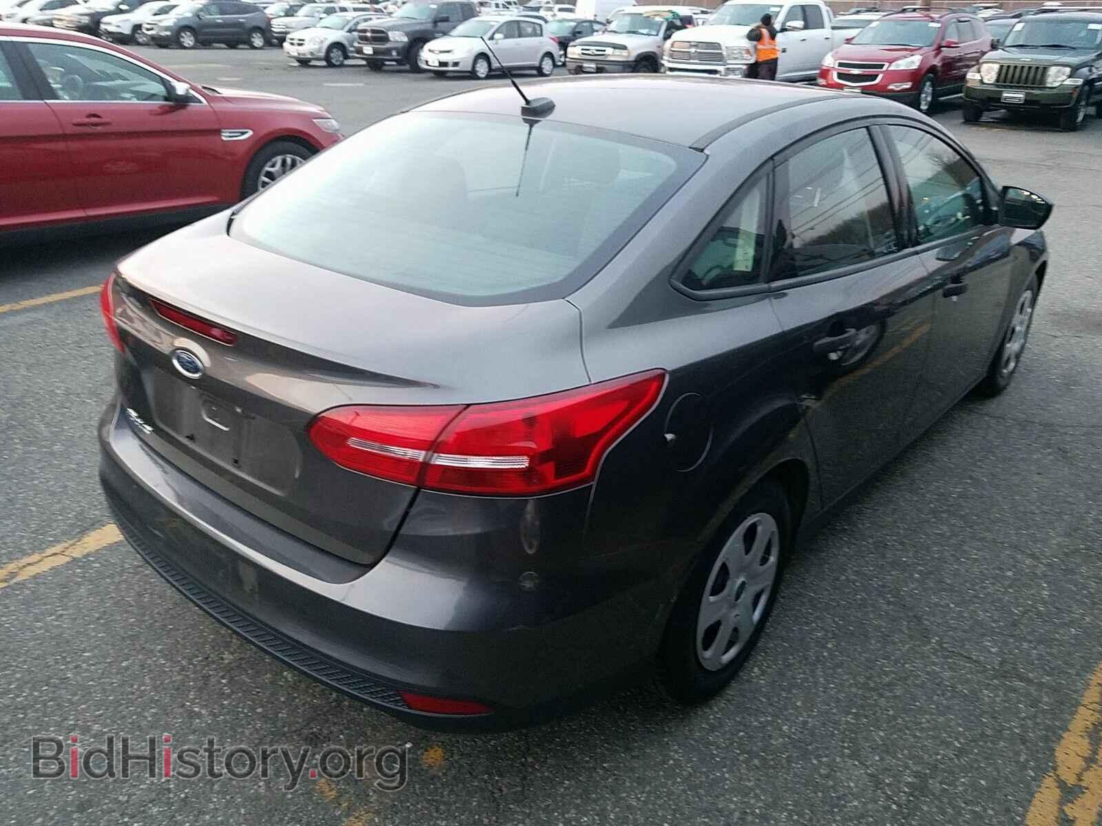 2015 Ford Focus - VIN: 1FADP3E22FL376253 - Фото 2