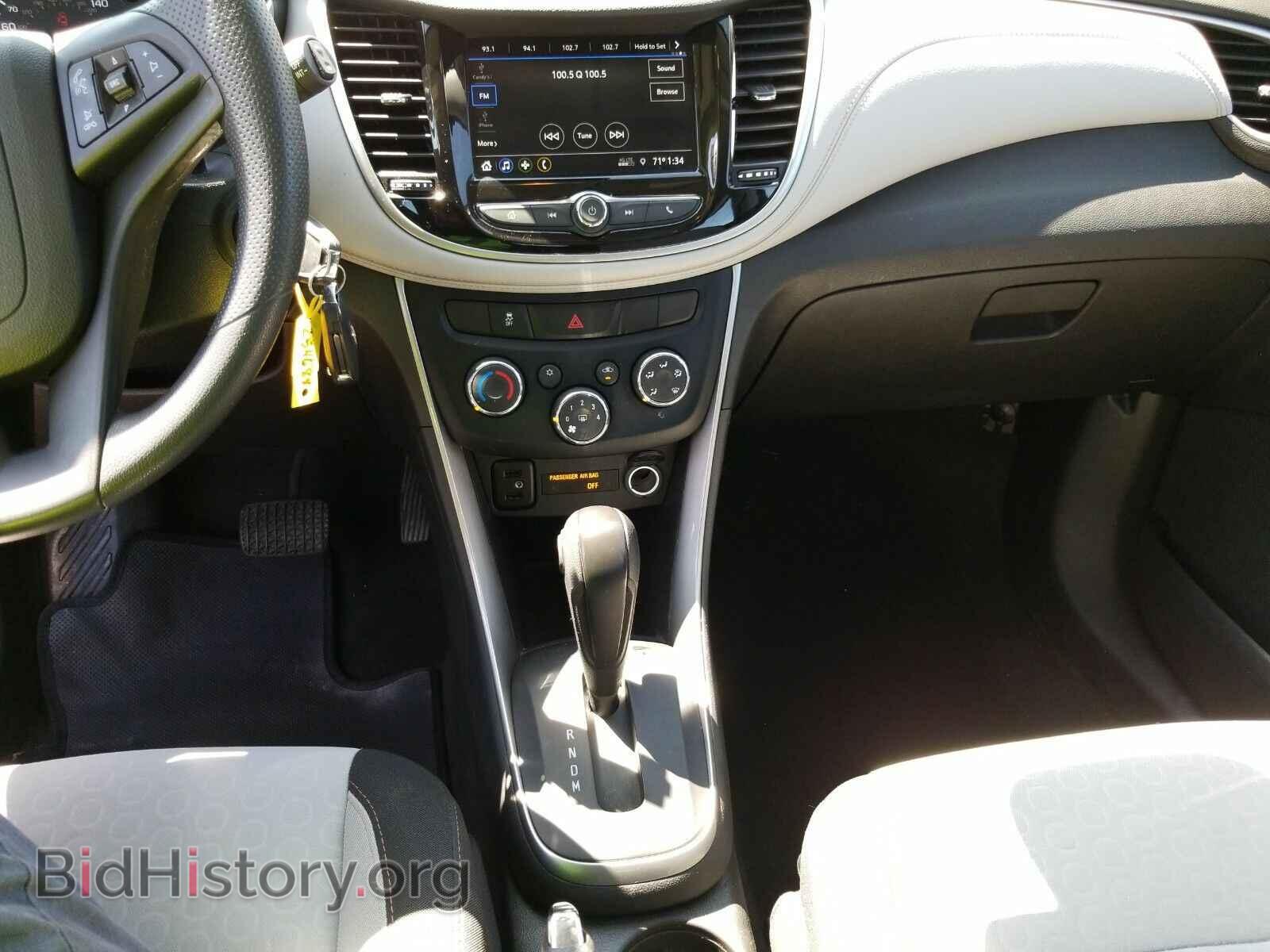2019 Chevrolet Trax - VIN: 3GNCJKSB3KL254688 - Фото 4