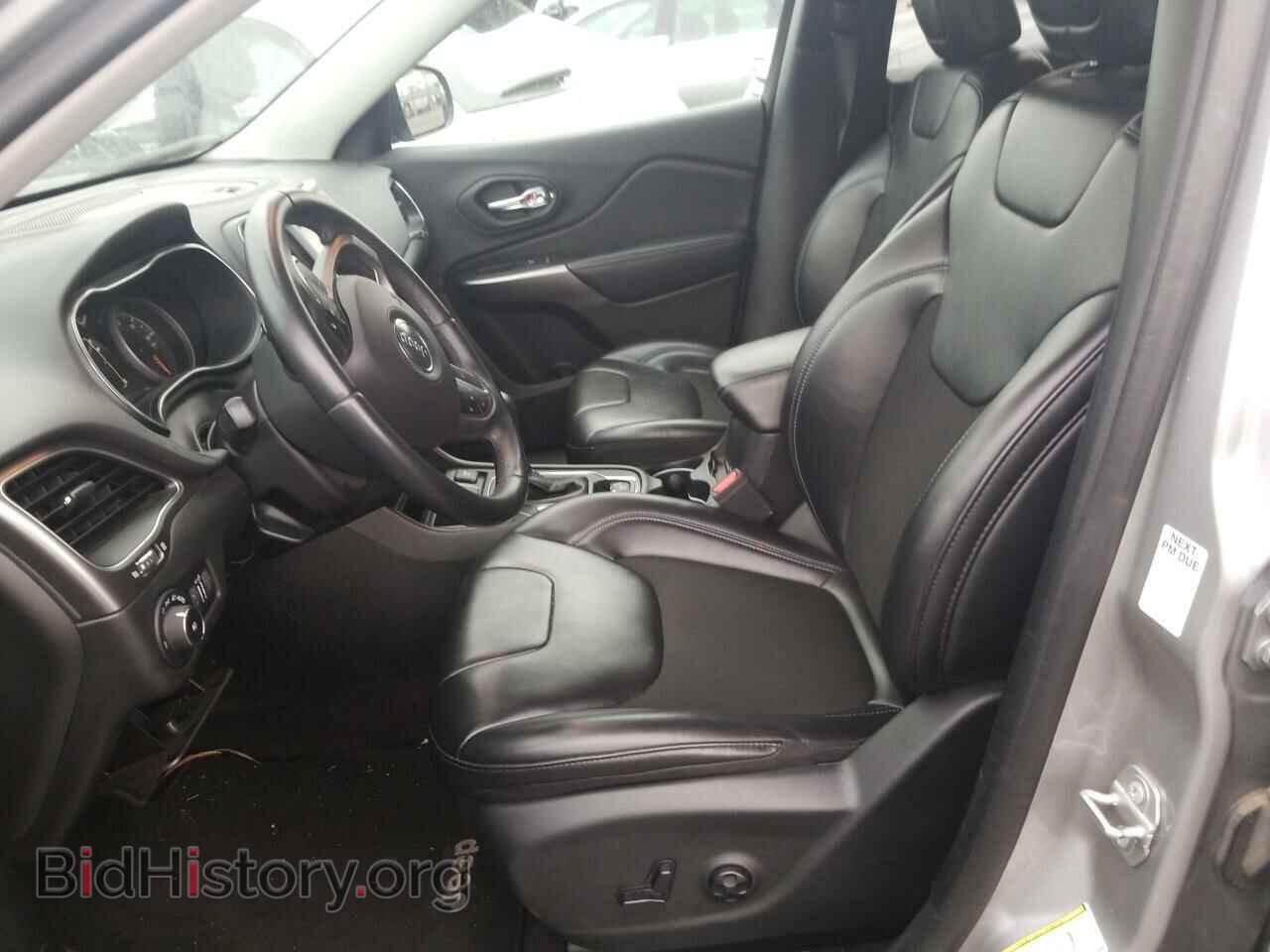 2019 Jeep Cherokee - VIN: 1C4PJLLB4KD186891 - Фото 3