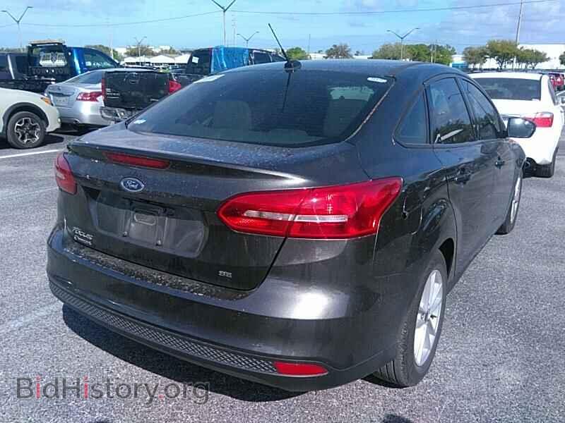 2017 Ford Focus - VIN: 1FADP3F27HL251945 - Фото 2