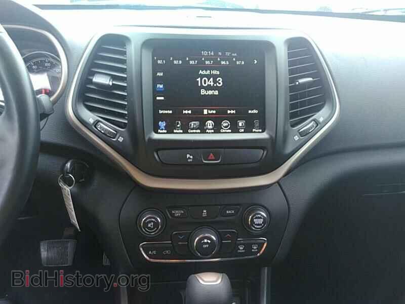 2017 Jeep Cherokee - VIN: 1C4PJLCBXHW540507 - Фото 4