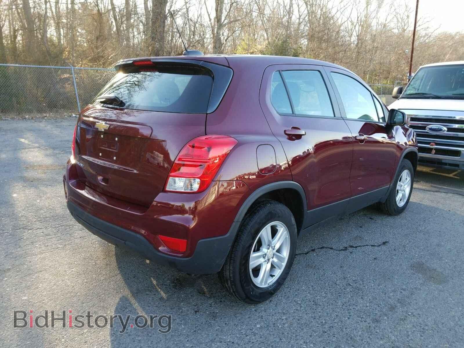 2017 Chevrolet Trax - VIN: 3GNCJNSB2HL273064 - Фото 2