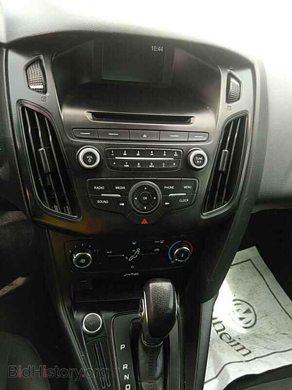 2017 Ford Focus - VIN: 1FADP3E27HL222589 - Фото 4