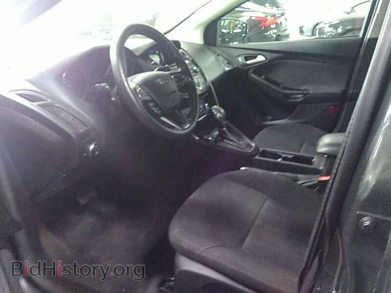 2017 Ford Focus - VIN: 1FADP3K24HL231187 - Фото 3