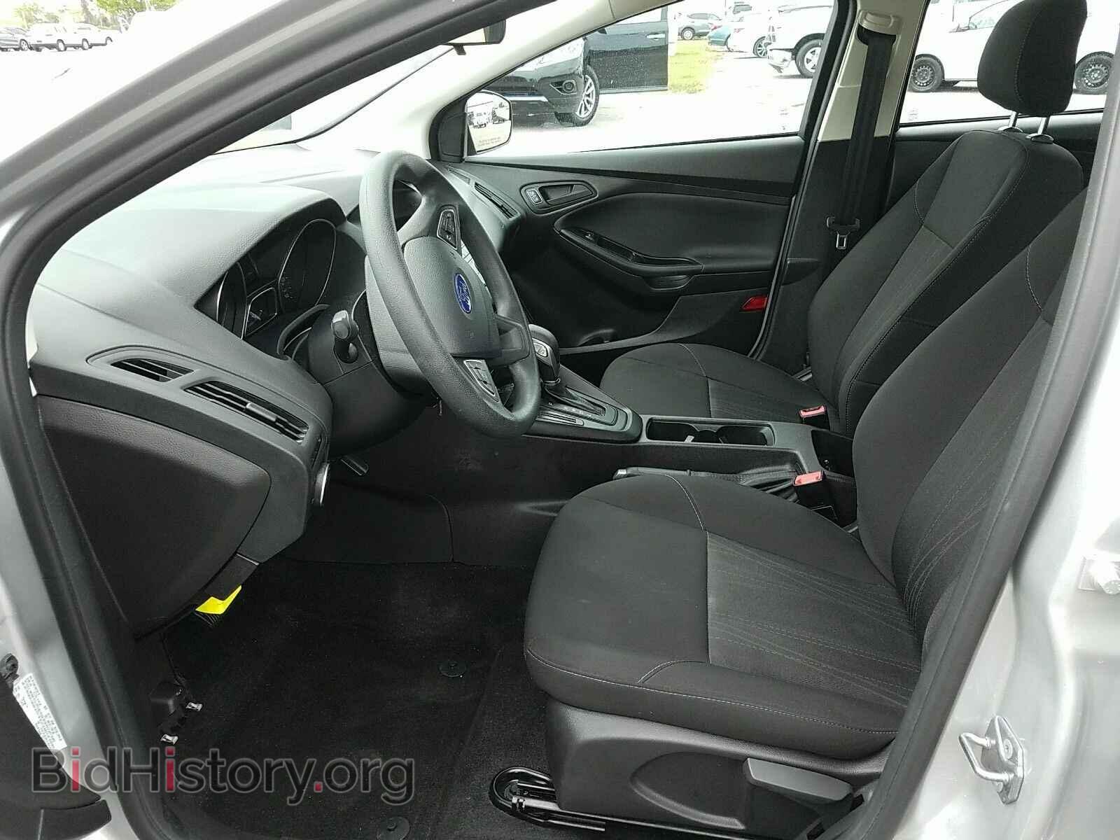 2017 Ford Focus - VIN: 1FADP3E26HL266342 - Фото 3