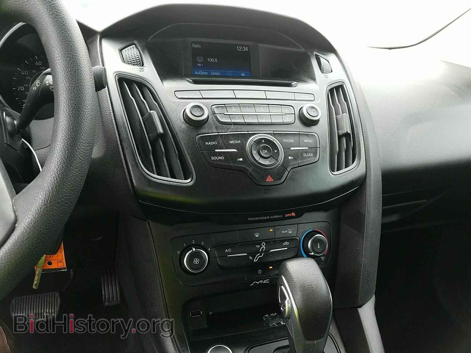 2017 Ford Focus - VIN: 1FADP3E26HL266342 - Фото 4