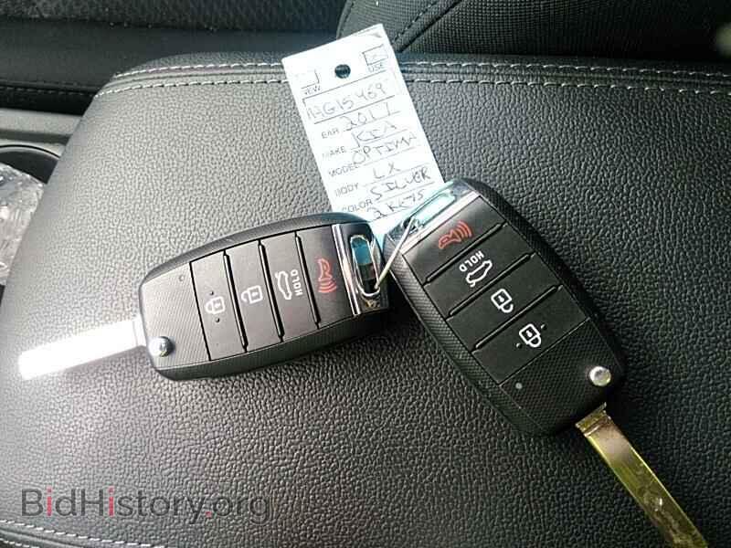 2017 Kia Optima - VIN: 5XXGT4L33HG154697 - Фото 8