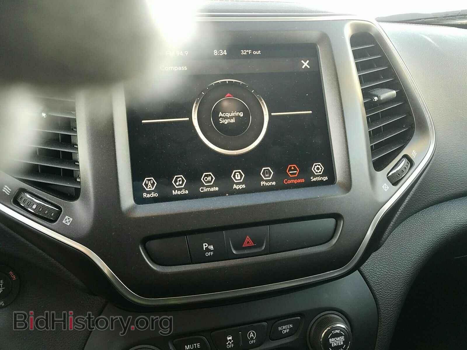 2019 Jeep Cherokee - VIN: 1C4PJMBX7KD318965 - Фото 4