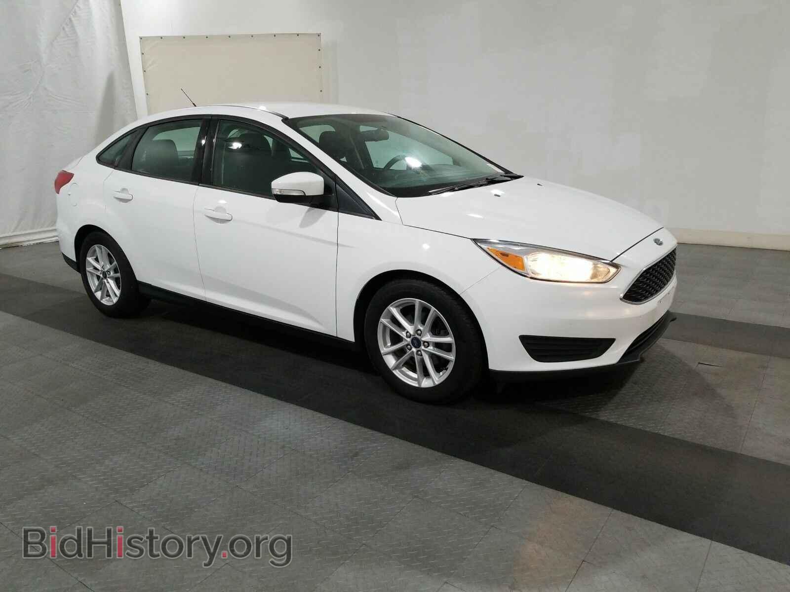 2016 Ford Focus - VIN: 1FADP3F28GL303064 - Photo 3