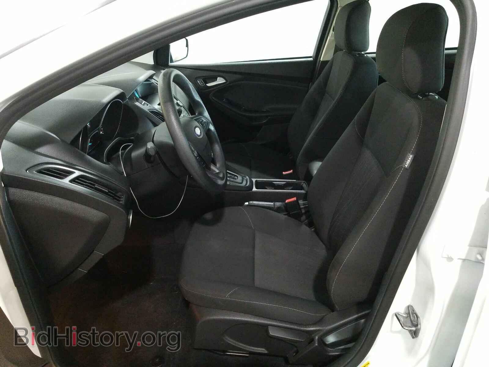2016 Ford Focus - VIN: 1FADP3F28GL303064 - Photo 7