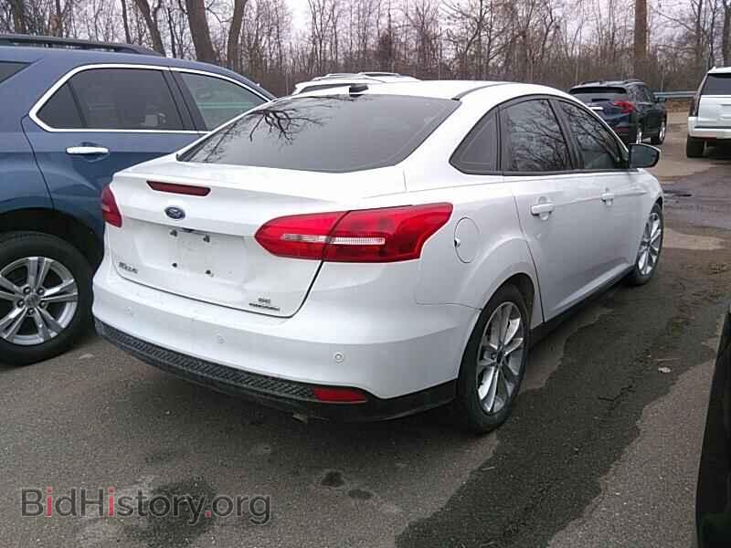 2016 Ford Focus - VIN: 1FADP3F2XGL262355 - Фото 2