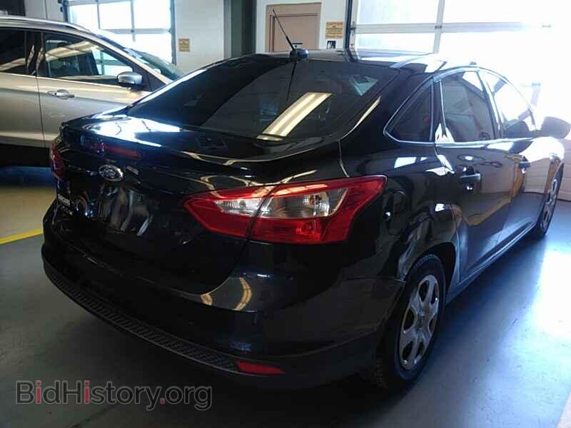 2013 Ford Focus - VIN: 1FADP3E26DL149595 - Photo 2