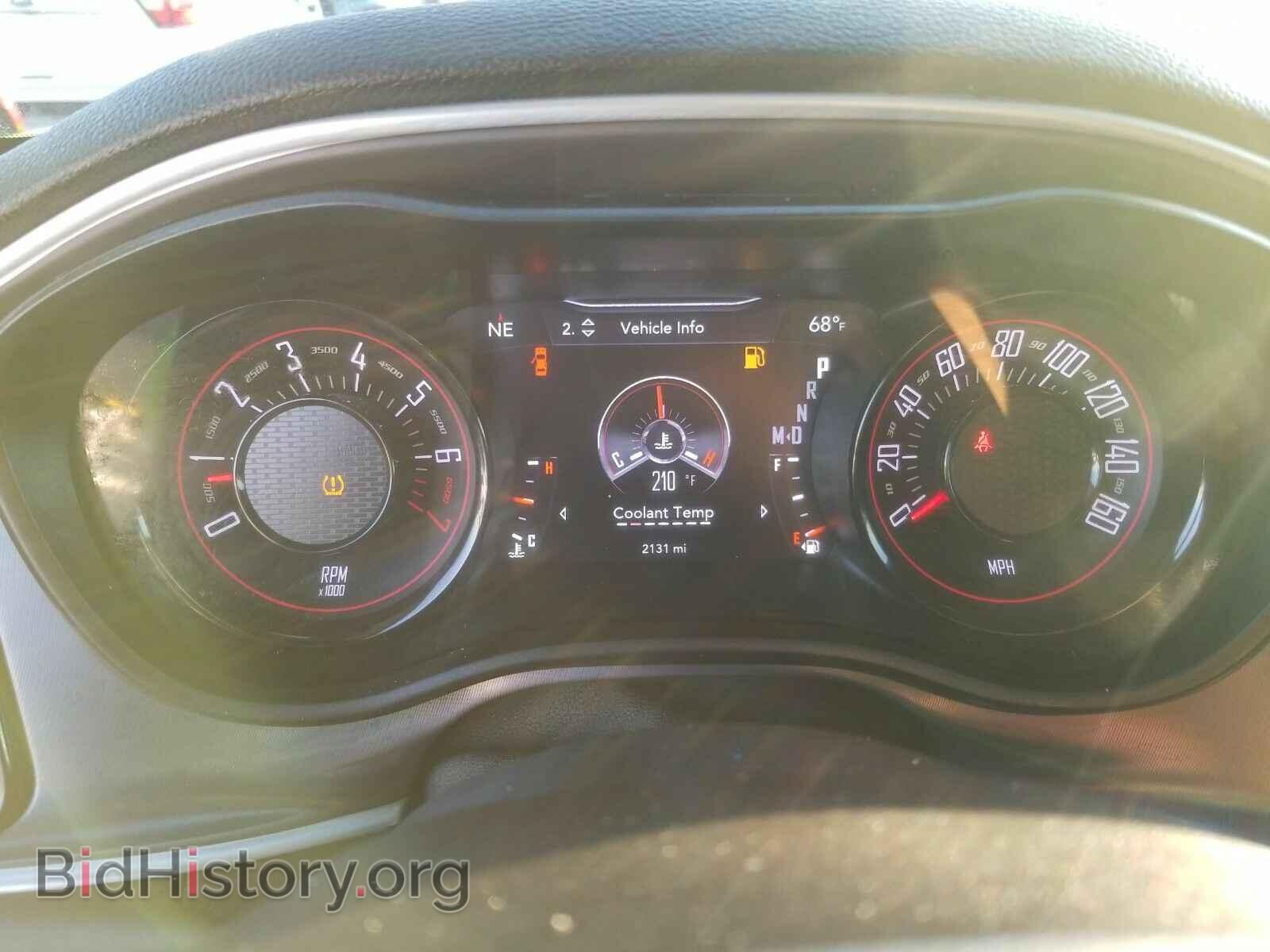 2019 Dodge Challenger - VIN: 2C3CDZAG0KH717082 - Фото 5