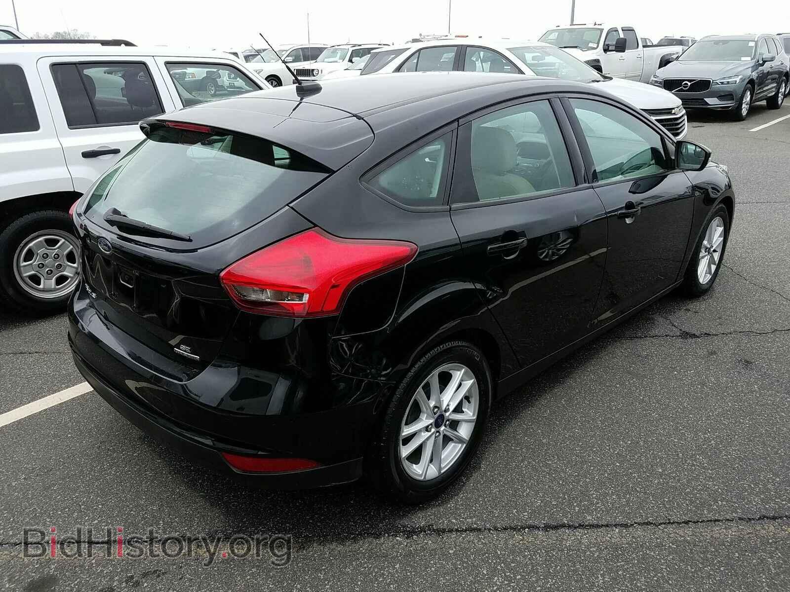 2016 Ford Focus - VIN: 1FADP3K22GL216847 - Photo 2