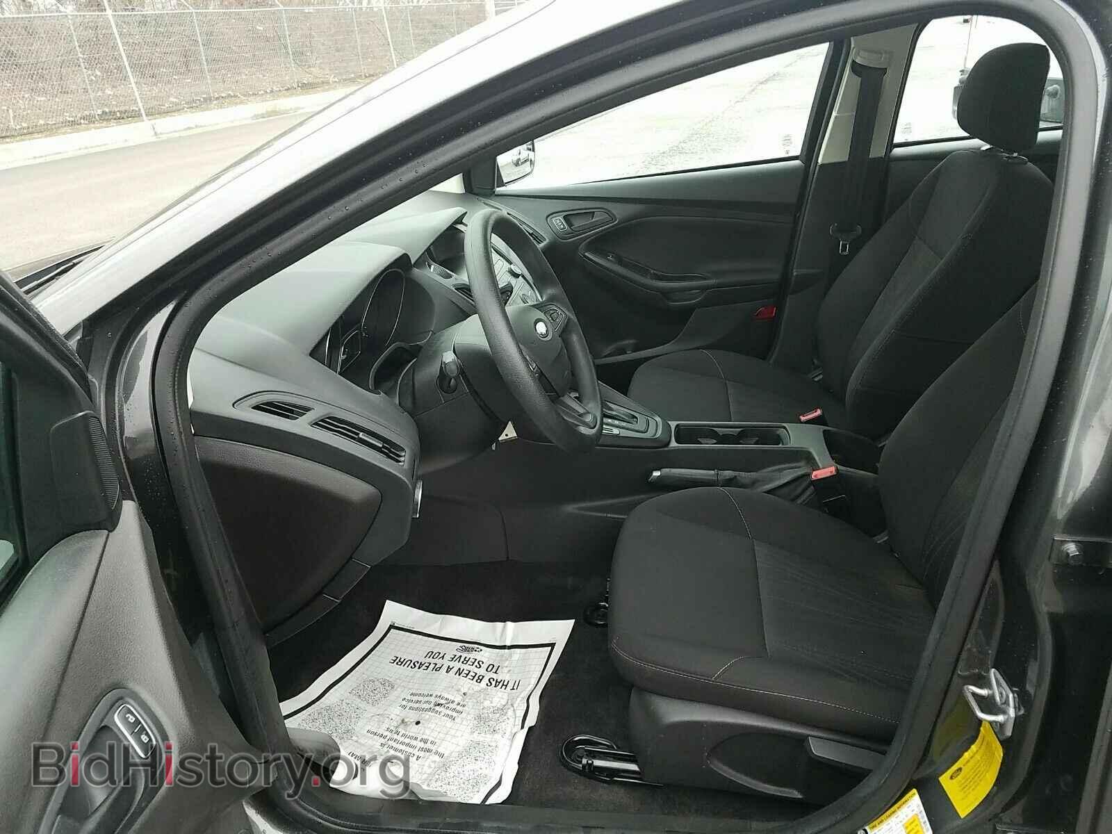2016 Ford Focus - VIN: 1FADP3E29GL405734 - Photo 3