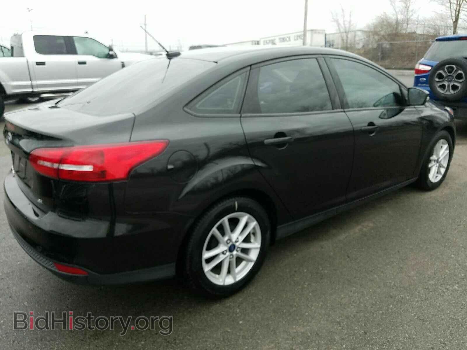 2015 Ford Focus - VIN: 1FADP3F21FL300733 - Фото 2