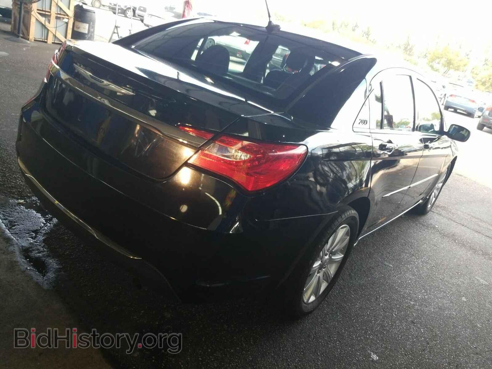 2013 Chrysler 200 - VIN: 1C3CCBBB7DN635776 - Photo 2