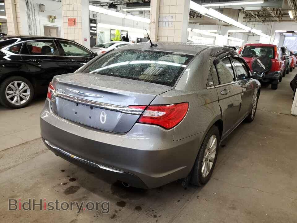 2013 Chrysler 200 - VIN: 1C3CCBBG0DN569406 - Фото 2
