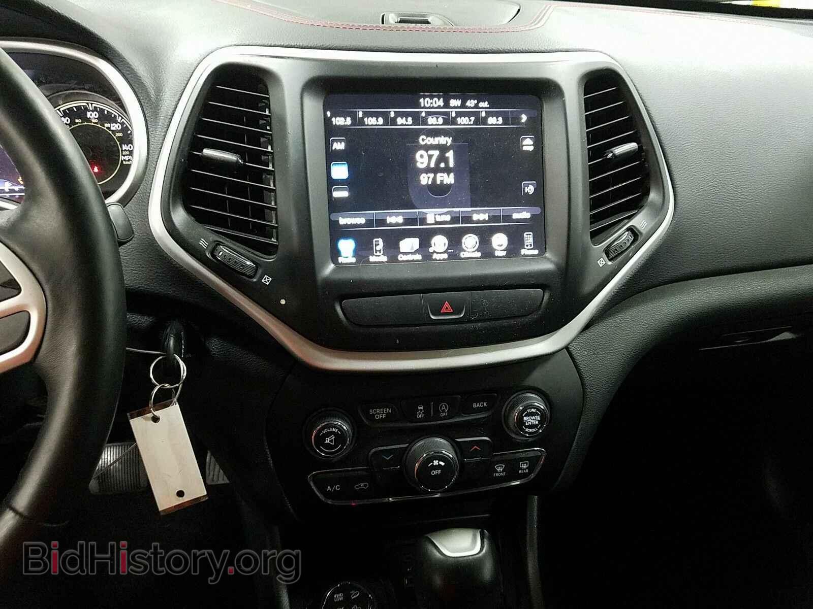 2017 Jeep Cherokee - VIN: 1C4PJMBS8HW599398 - Фото 4
