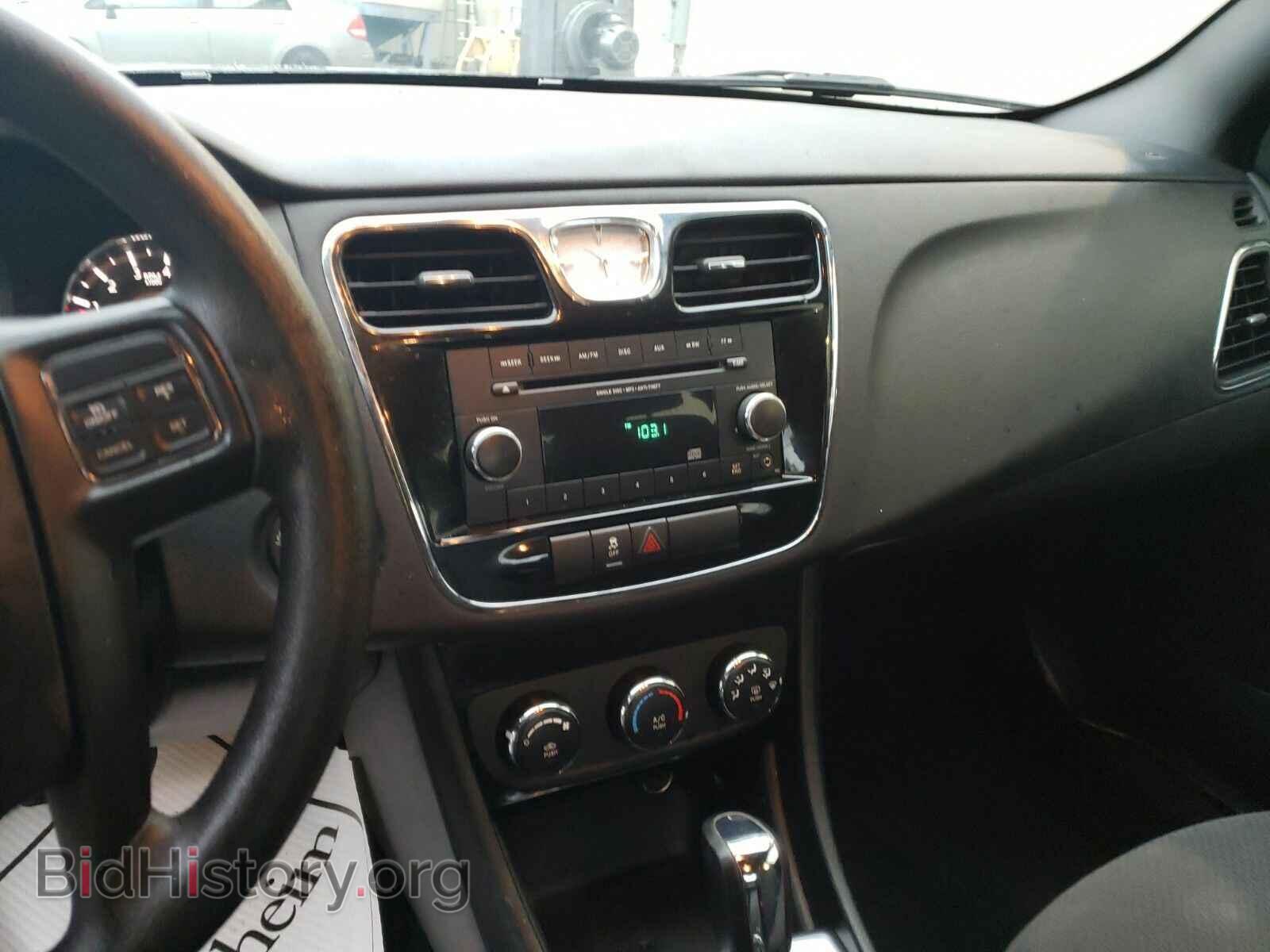 2014 Chrysler 200 - VIN: 1C3CCBAB3EN123788 - Фото 4