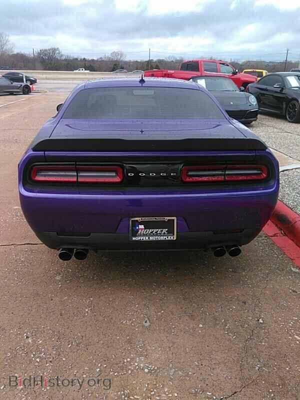 2016 Dodge Challenger - VIN: 2C3CDZFJ7GH172400 - Photo 9