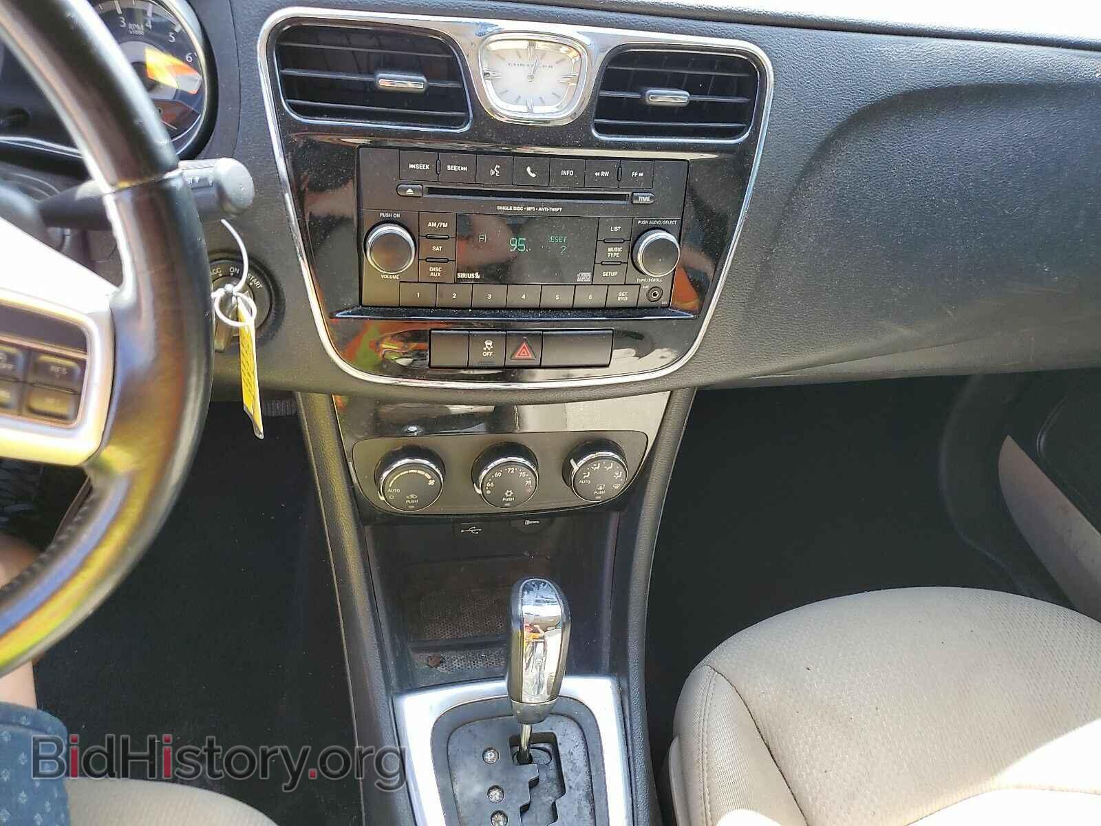 2013 Chrysler 200 - VIN: 1C3CCBBB0DN596965 - Фото 4
