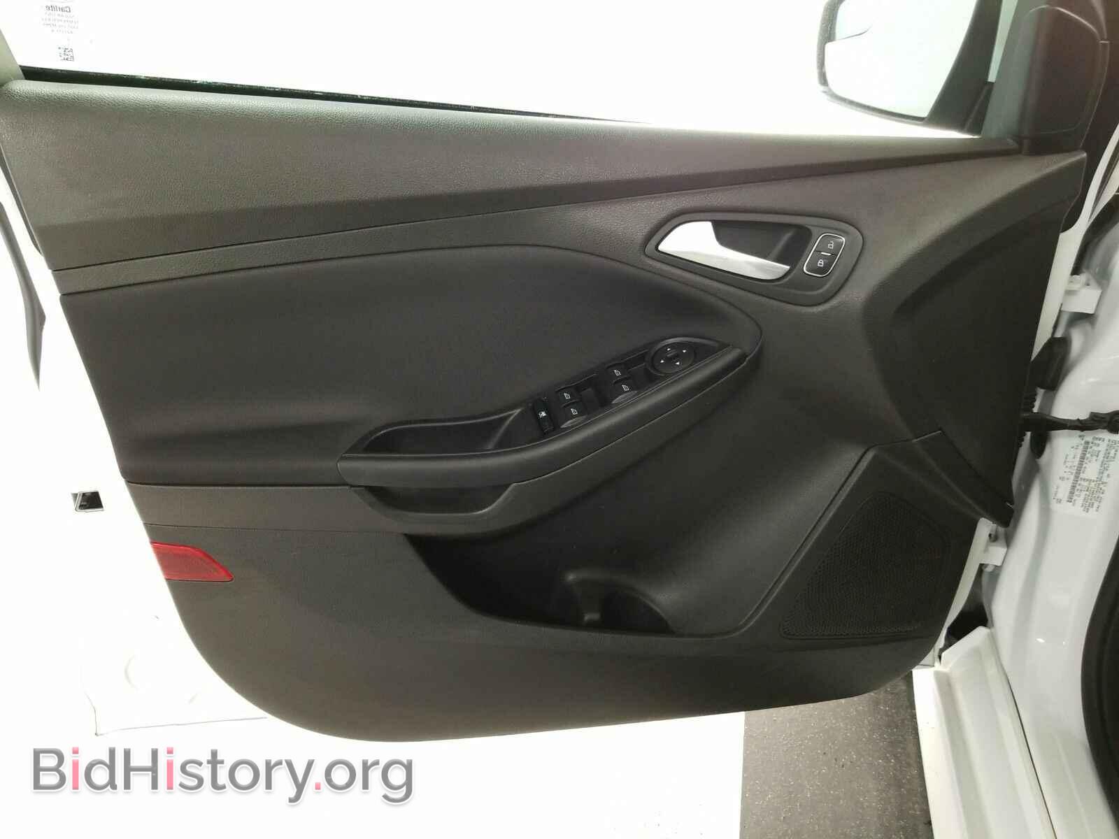 2016 Ford Focus - VIN: 1FADP3K24GL315430 - Фото 9