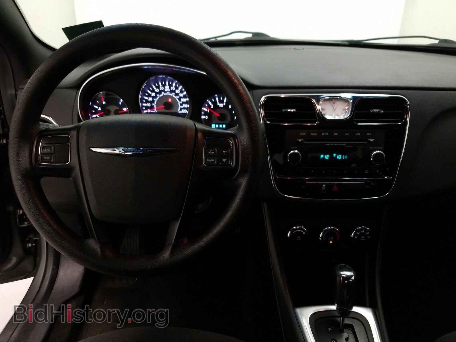 2013 Chrysler 200 - VIN: 1C3CCBAB6DN597085 - Фото 4