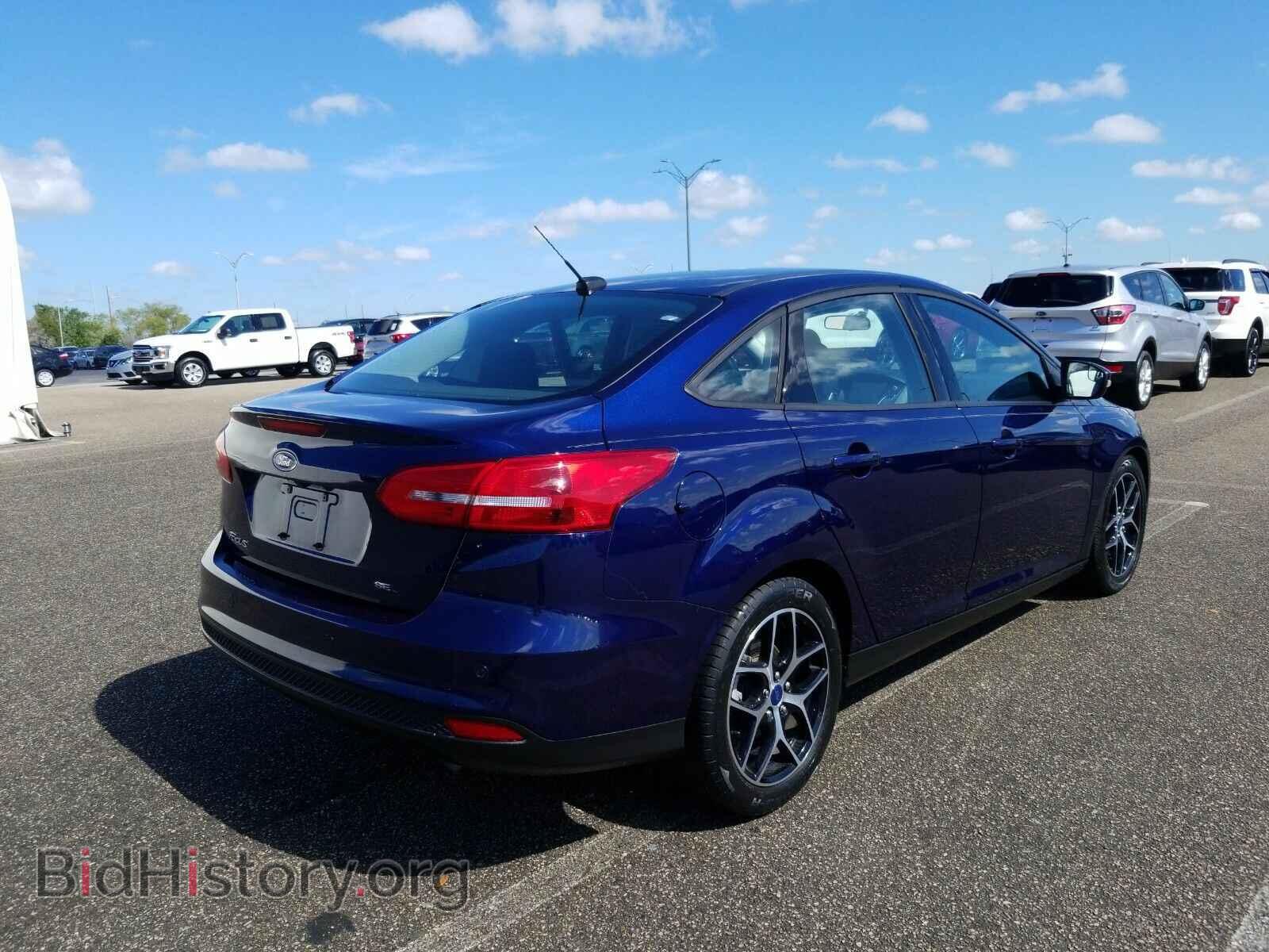 2017 Ford Focus - VIN: 1FADP3H28HL228199 - Фото 2