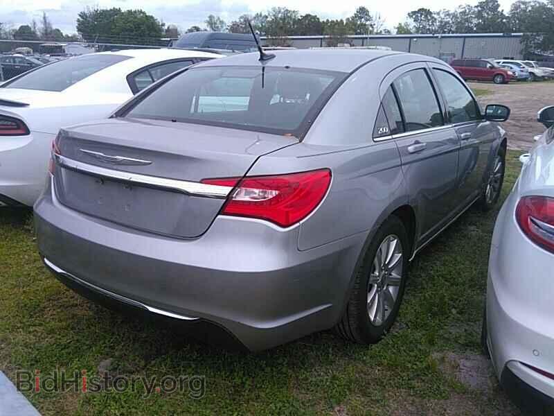 2013 Chrysler 200 - VIN: 1C3CCBBBXDN592373 - Фото 2