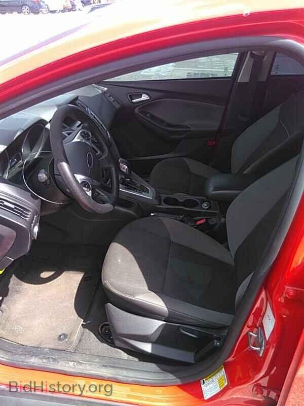 2014 Ford Focus - VIN: 1FADP3F28EL256227 - Фото 3
