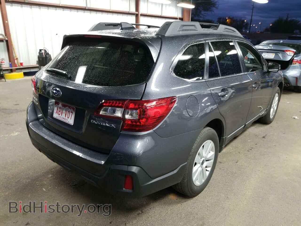2019 Subaru Outback - VIN: 4S4BSAFC8K3376176 - Фото 2