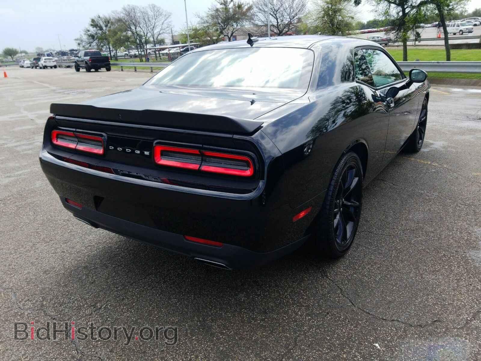 2018 Dodge Challenger - VIN: 2C3CDZAG9JH229232 - Фото 2
