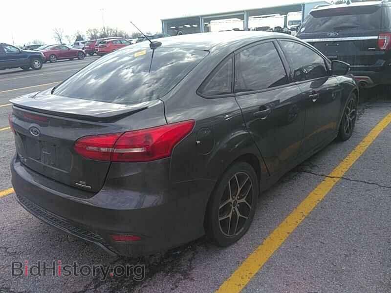2016 Ford Focus - VIN: 1FADP3F22GL372364 - Photo 2