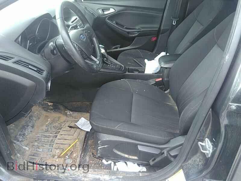 2016 Ford Focus - VIN: 1FADP3F22GL372364 - Photo 3