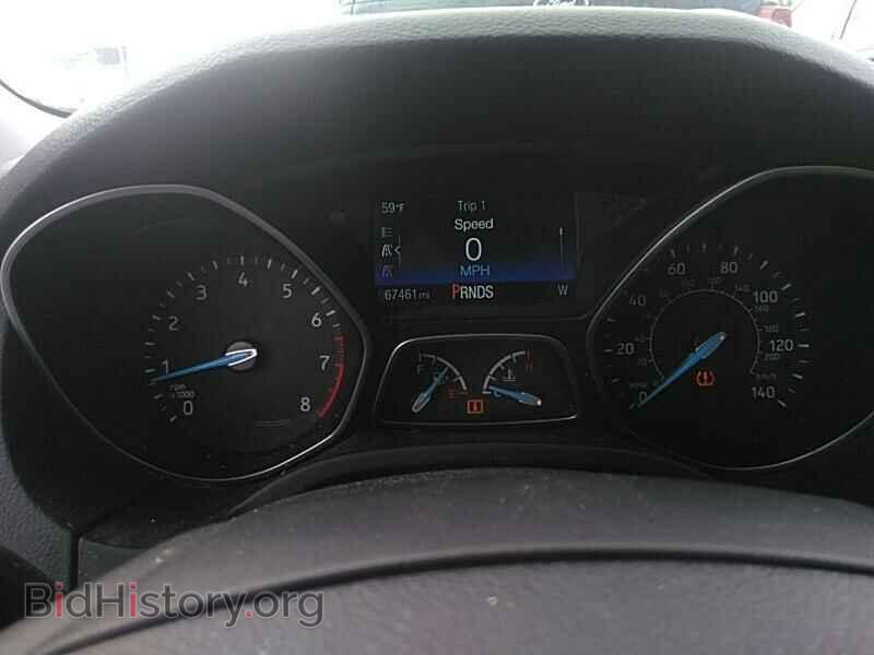 2016 Ford Focus - VIN: 1FADP3F22GL372364 - Photo 5
