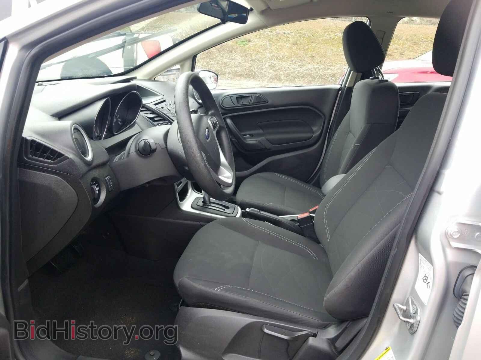 2018 Ford Fiesta - VIN: 3FADP4EJ8JM107145 - Фото 3