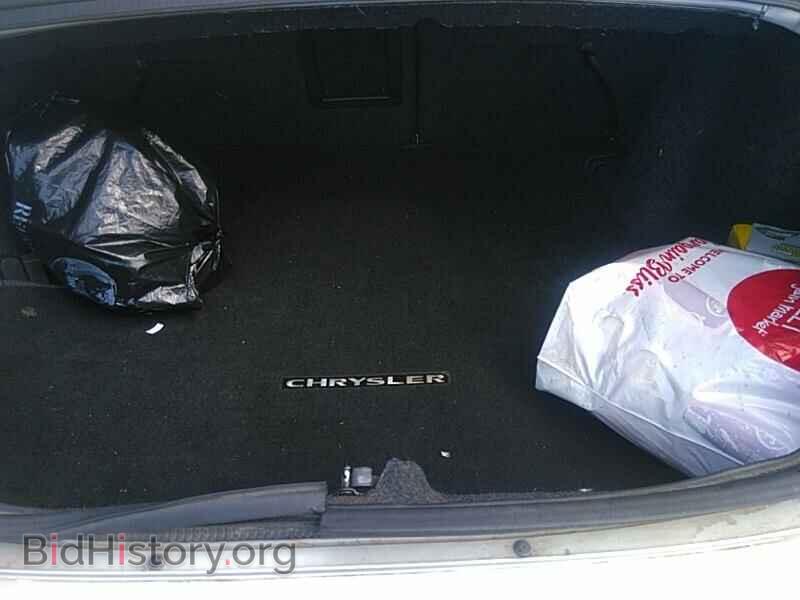 2012 Chrysler 200 - VIN: 1C3CCBBB7CN100543 - Фото 7