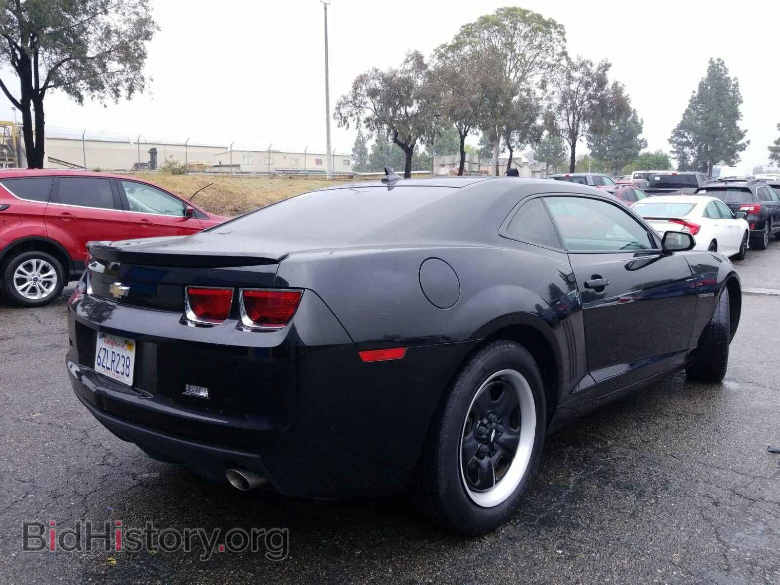 2013 Chevrolet Camaro - VIN: 2G1FA1E30D9167172 - Фото 2