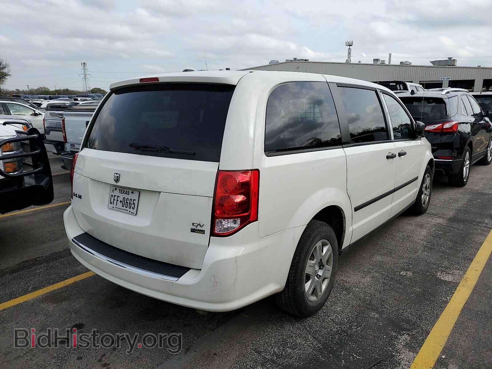 2013 Ram Cargo Van - VIN: 2C4JRGAG5DR759334 - Фото 2